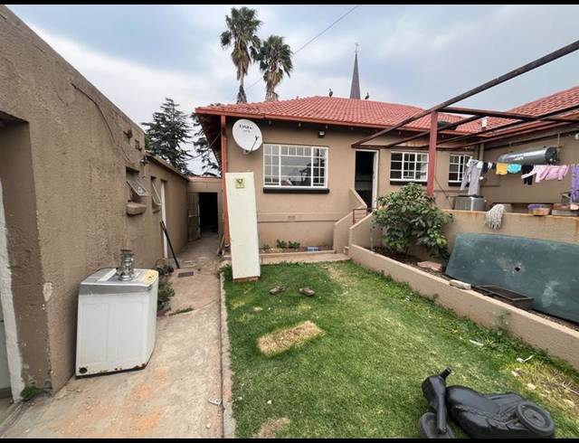 7 BEDROOM HOUSE FOR SALE IN GERDVIEW